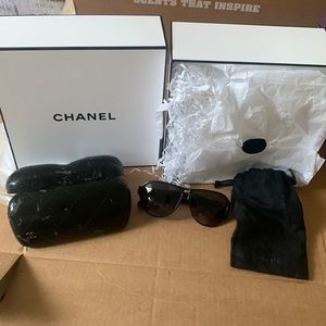 Chanel tortoise aviators sunglasses. Includes sunglasses pouch, case, and box.